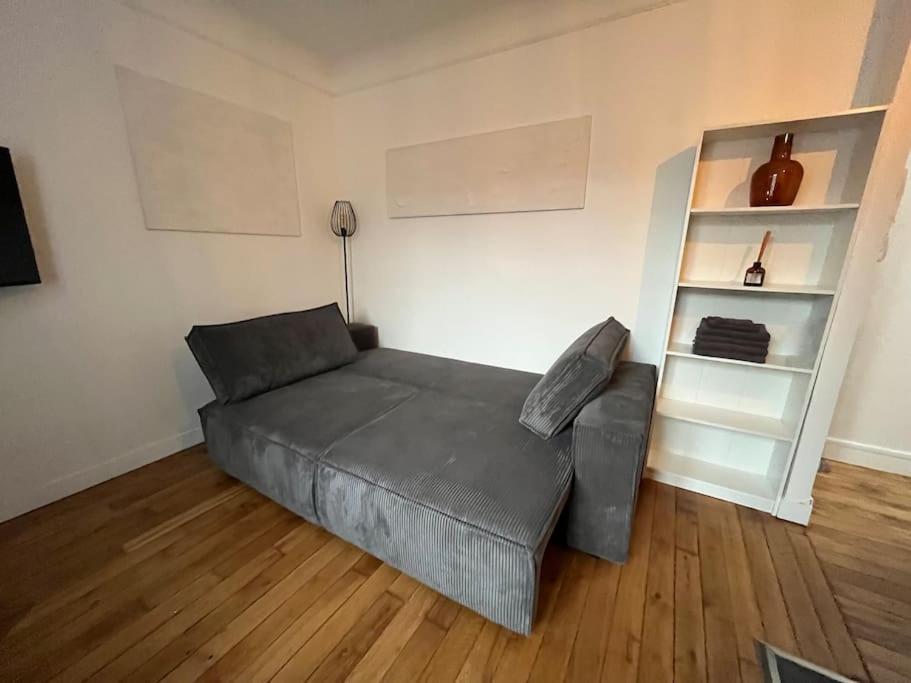 Central Typical Parisian Studio Bagian luar foto