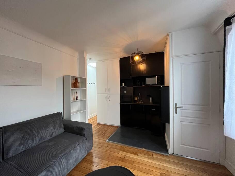 Central Typical Parisian Studio Bagian luar foto