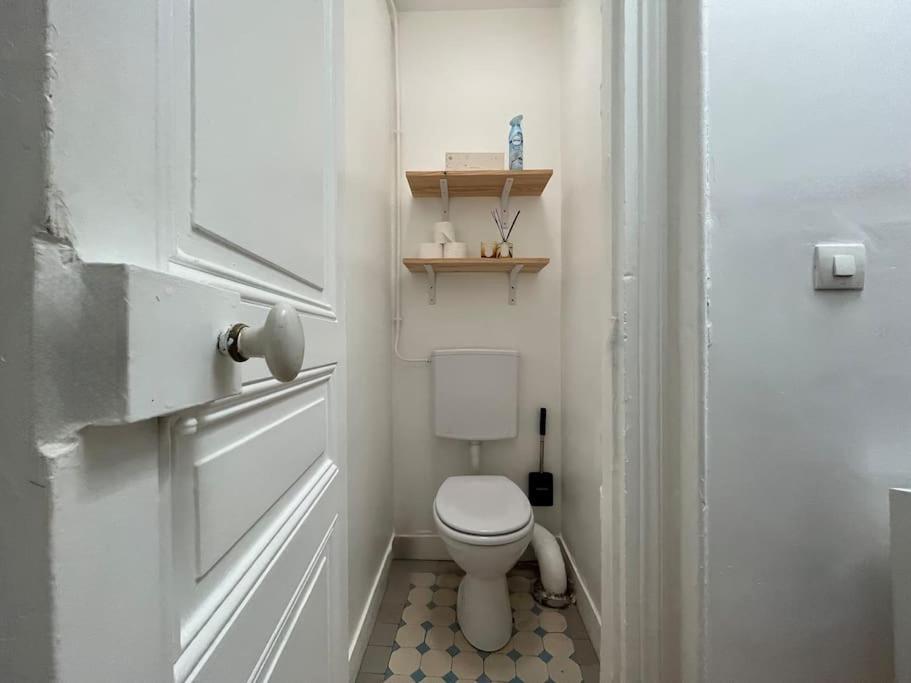 Central Typical Parisian Studio Bagian luar foto