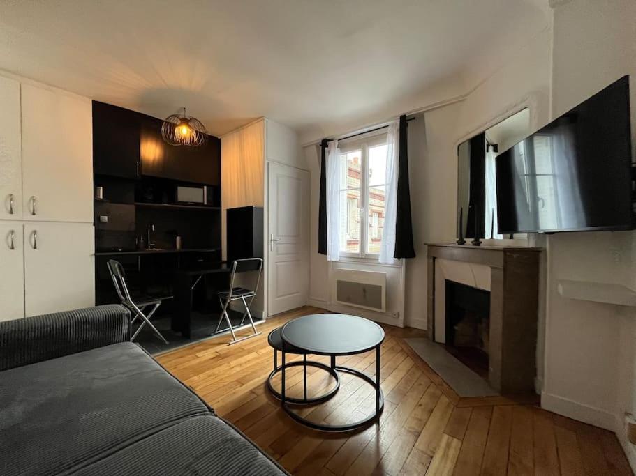 Central Typical Parisian Studio Bagian luar foto